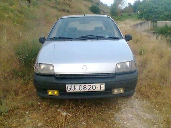 ofrezco renault clio1