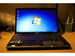 Se vende portatil toshiba averiado 250euros