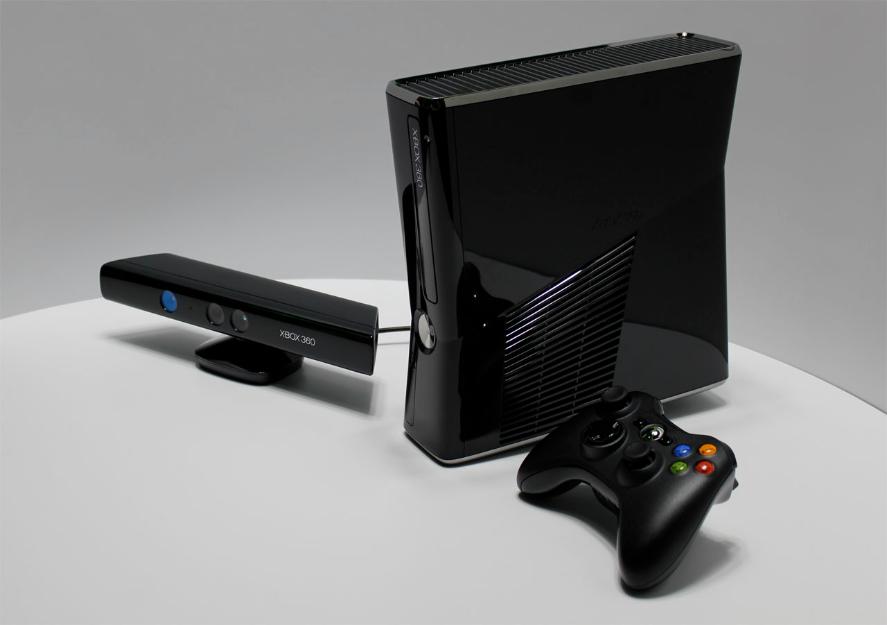XBOX 360 Slim 250gb (sin caja) + Kinect + 16 Juegos