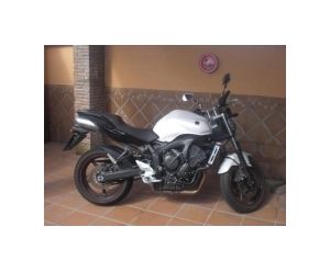 YAMAHA FZ6