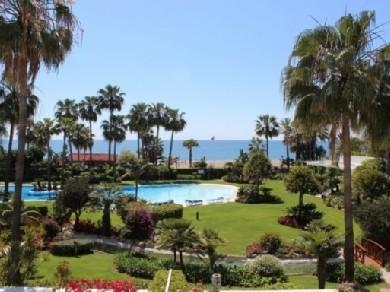 Apartamento con 3 dormitorios se vende en Marbella, Costa del Sol