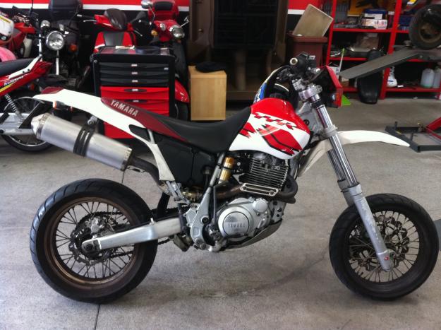 Yamaha ttr 600 con kit de supermotard