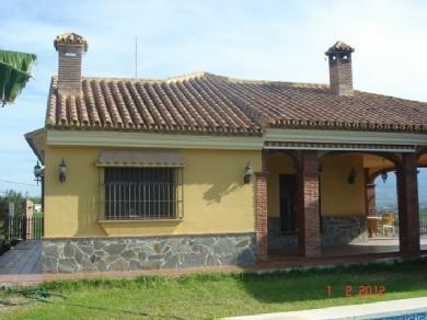 Chalet con 3 dormitorios se vende en Alhaurin el Grande