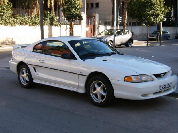 VENDO FORD MUSTANG