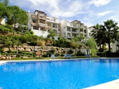 Apartamento con 2 dormitorios se vende en Marbella, Costa del Sol