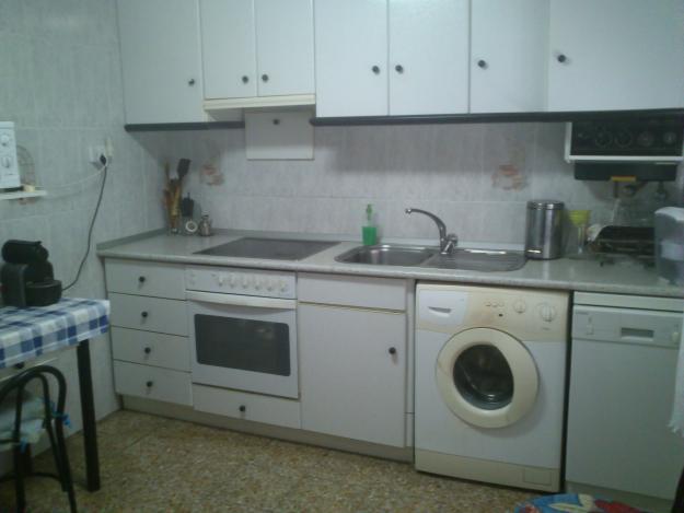 Vendo  amplio y luminoso piso con terraza de 30 metros cuadrados