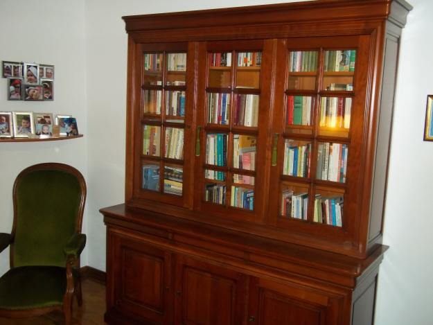 Librería de estilo Louis Philippe de cerezo macizo.