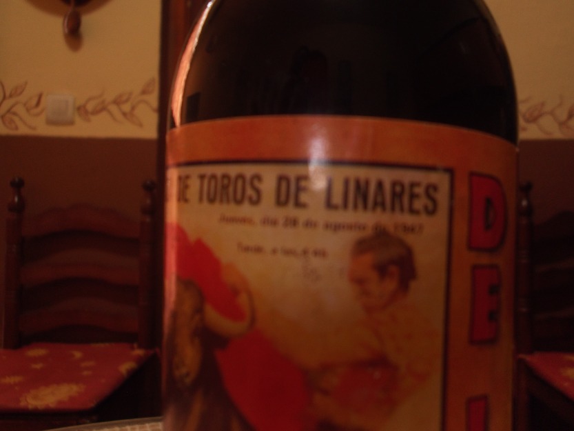 botella de vino de manolete