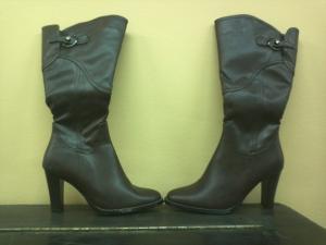 Vendo Botas Marrones color chocolate 20 euros