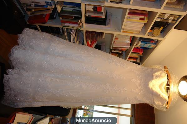 VESTIDO DE NOVIA PRONOVIAS 2012 MOD. GOMERA