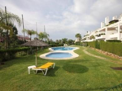 Apartamento con 3 dormitorios se vende en Marbella, Costa del Sol