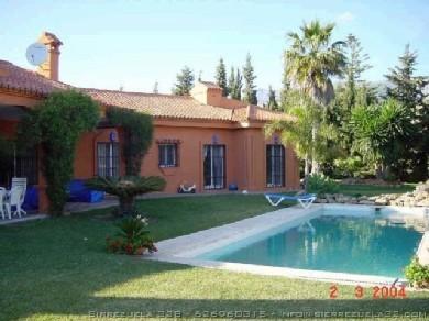 Chalet con 4 dormitorios se vende en Fuengirola, Costa del Sol