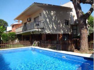 Chalet en venta en Castelldefels, Barcelona (Costa Garraf)