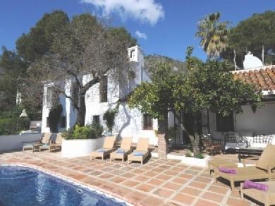 Chalet con 5 dormitorios se vende en Mijas Pueblo, Costa del Sol