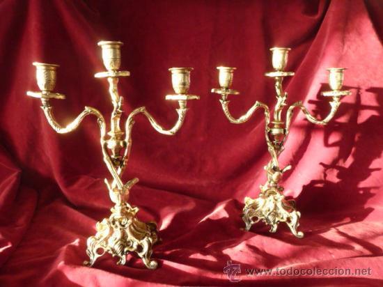 Excelente pareja de CANDELABROS de bronce, 3 luces,