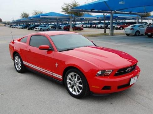 Ford Mustang 2011. PREMIUM PONY.