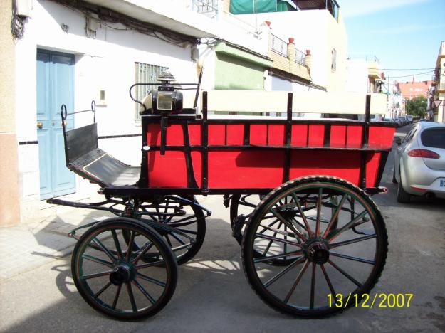 jardinera y coche de caballos