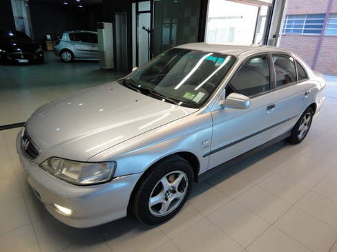 Honda Accord 1.8i VTEC NACIONAL