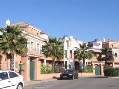 Apartamento con 2 dormitorios se vende en Estepona, Costa del Sol