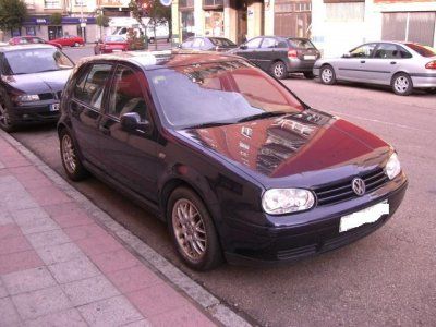 VOLKSWAGEN GOLF GTI 1.8TURBO 150CV - Leon