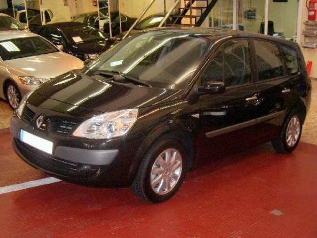 Venta de coche Renault Grand Scenic 1.9DCI Dynamique 7pl. '07 en Madrid