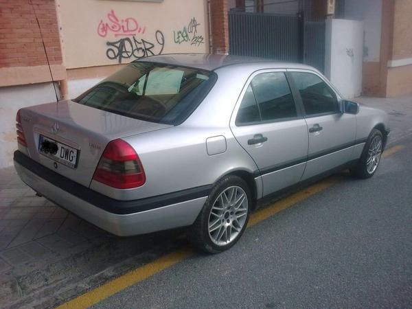 Vendo mercedes Benz C220 1996