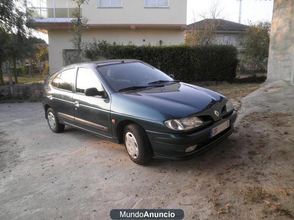 VENDO RENAULT MEGANE 1.6 90 CV