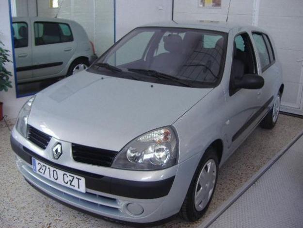 Comprar coche Renault CLIO 1.5DCI PACK AUTHENTIQUE '04 en Fuenlabrada