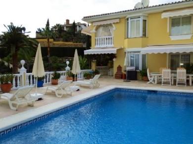 Chalet con 5 dormitorios se vende en Mijas Costa, Costa del Sol