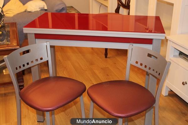 VENDO MESA CON 2 SILLAS MODERNA 250€ PRECIO A NEGOCIAR