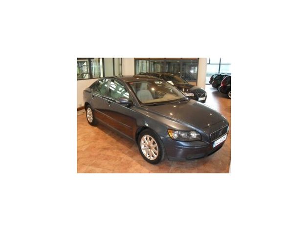 VOLVO S40 2.0D MOMENTUM