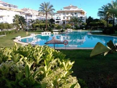 Apartamento con 4 dormitorios se vende en Marbella, Costa del Sol