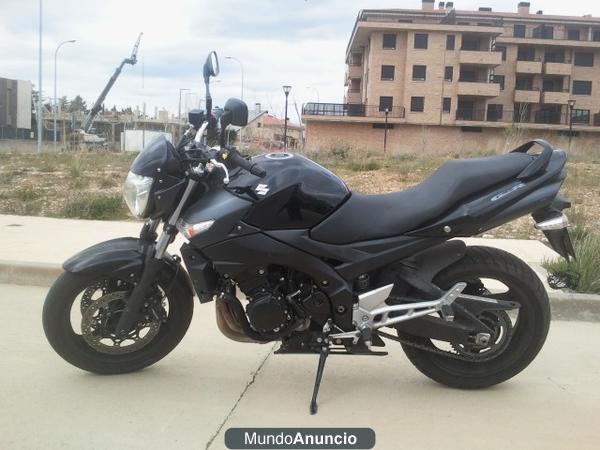 Vendo Suzuki GSR-600