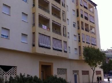 Apartamento con 2 dormitorios se vende en Estepona, Costa del Sol