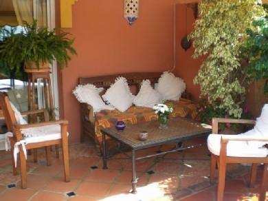 Chalet con 3 dormitorios se vende en Estepona, Costa del Sol