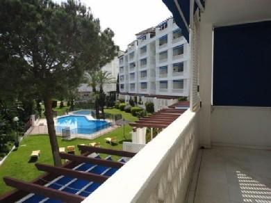 Apartamento con 2 dormitorios se vende en Marbella, Costa del Sol