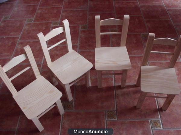 sillas de madera y taburetes.