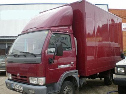 VENDO CAMION NISSAN CABSTAR AÑO 2004, MUY BARATO