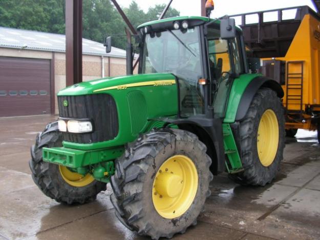 TRACTOR JOHN DEERE 6820