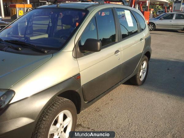 SE VEN DE RENAULT SCENIC 4X4