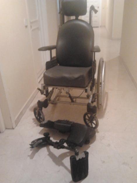 Vendo silla de ruedas para grandes invalidos.