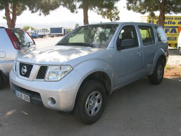 Nissan Pathfinder 2.5 dCi 174 CV