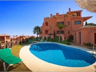 Apartamento con 2 dormitorios se vende en Marbella, Costa del Sol