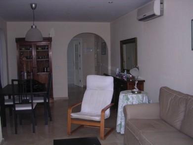 Apartamento con 2 dormitorios se vende en Marbella, Costa del Sol