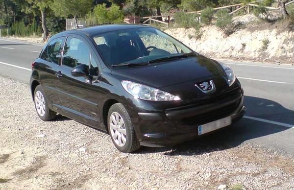 Vendo Peugeot 207 Negro Obsidian HDI 90 CV.  Xline 1600 CC. 3 puertas. 79 000 kilómetros