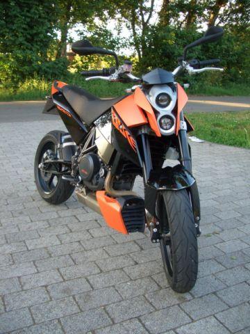 KTM Duke 690