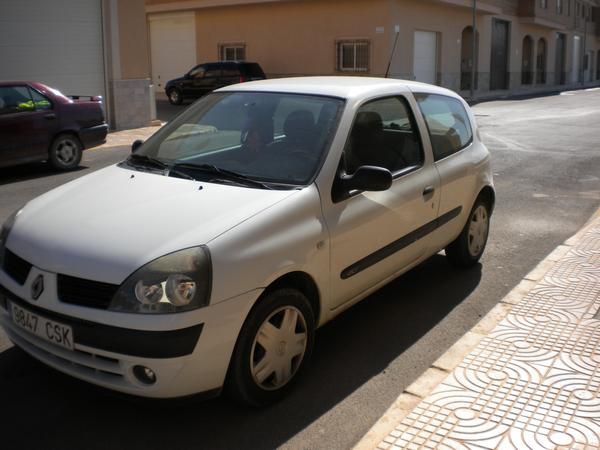 SE VENDE RENAULT CLIO 1.5 DCI AUTHENTIQUE