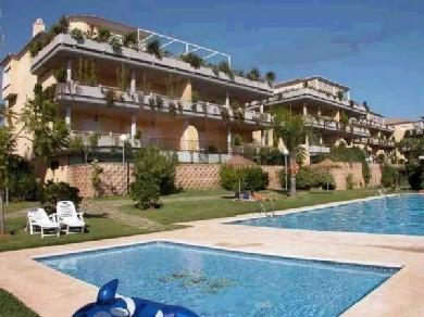 Apartamento con 2 dormitorios se vende en Marbella, Costa del Sol