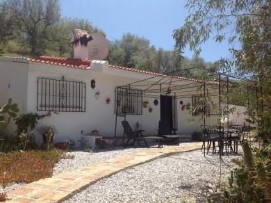 Chalet con 2 dormitorios se vende en Comares, Axarquia