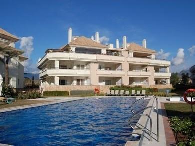 Apartamento con 2 dormitorios se vende en Estepona, Costa del Sol